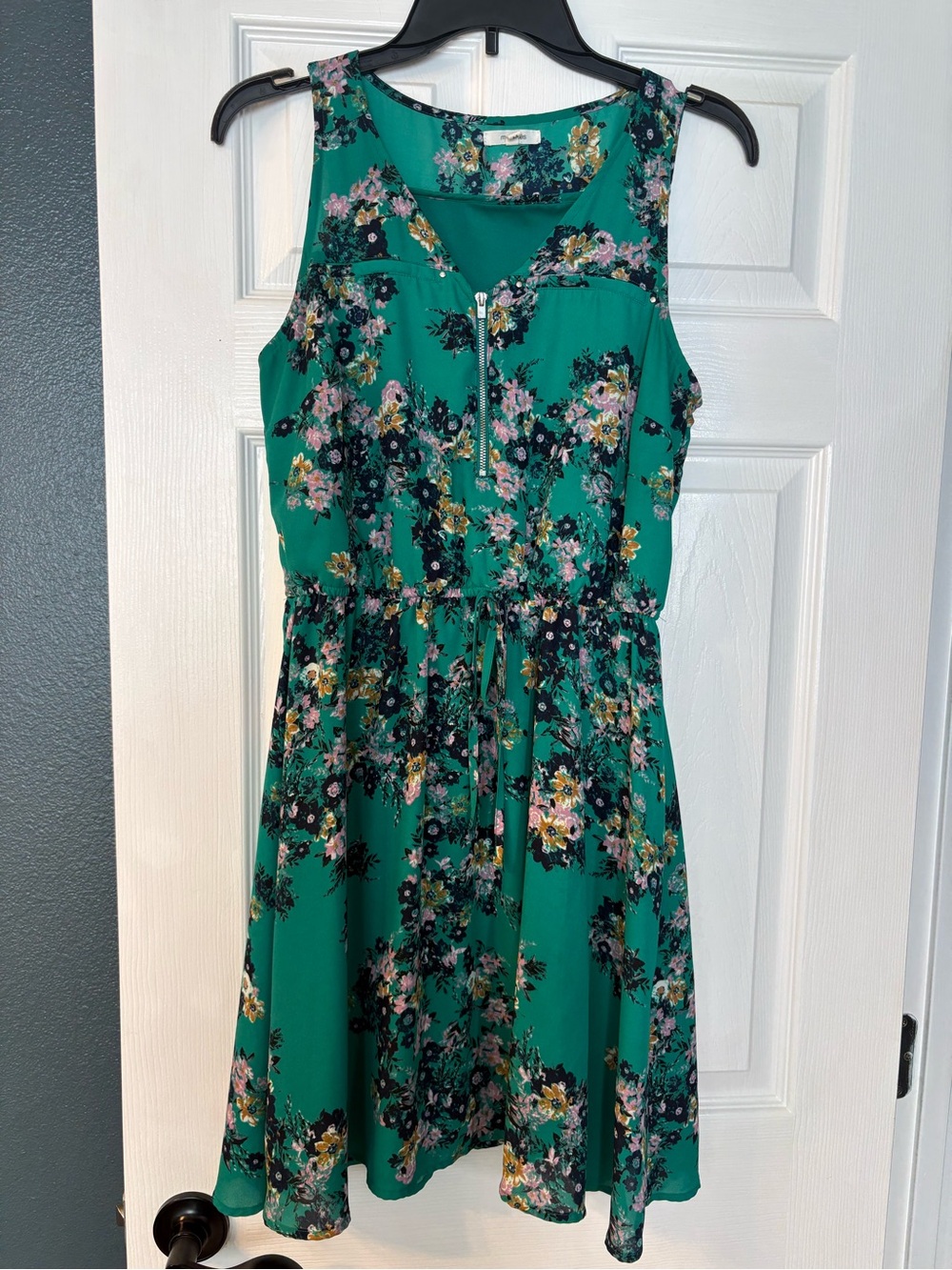 ⭐️5/$15! Maurice’s Floral Zip-Front Green Sleeveless Dress